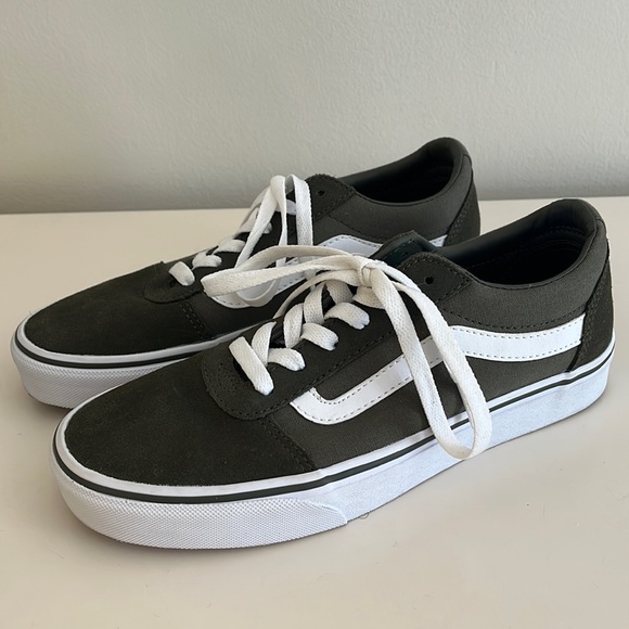 Vans Sneakers - Picture 1 of 6